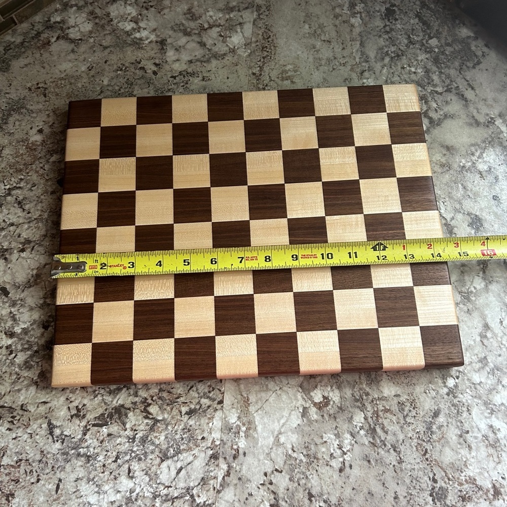 Cutting Board XL - Handcrafted - Checker Design - Picture 9 of 11